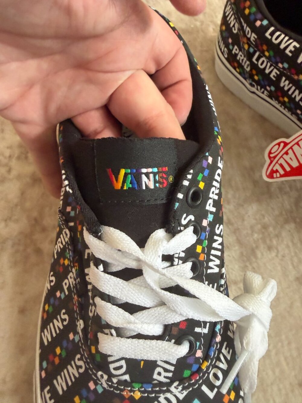 Vans Pride Old Skool Skate Shoes Men’s Size 12 Rainbow Checker Sneakers NWT - Picture 5 of 6